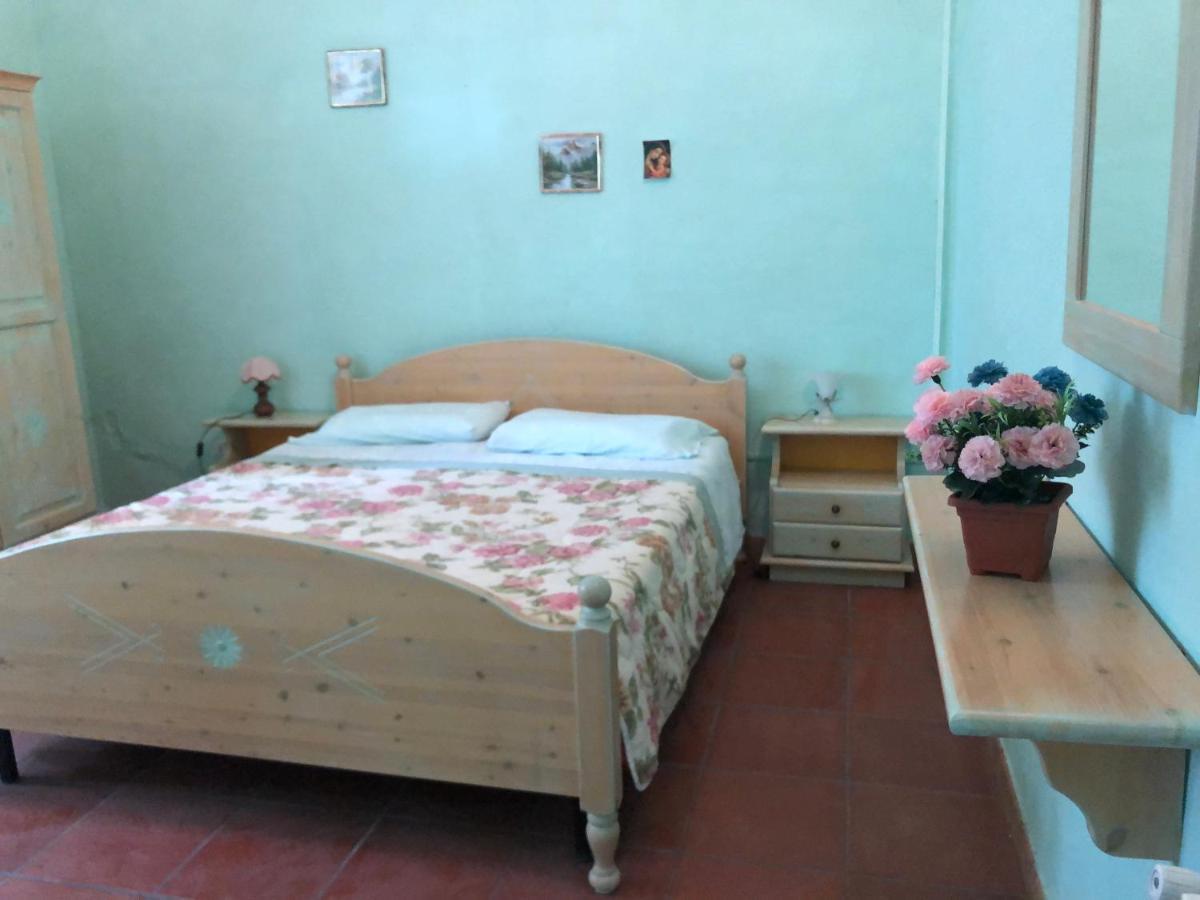לינה וארוחת בוקר טאולאדה Agriturismo E Antica Fattoria Matteu מראה חיצוני תמונה